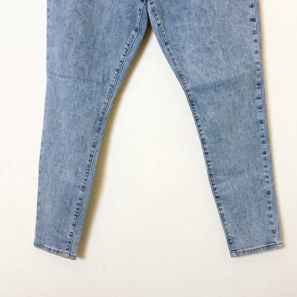 City Chic Harley Mid-Rise Ankle Grazer Jeans | Size 20 | Light Wash | NWOT - Picture 3 of 13